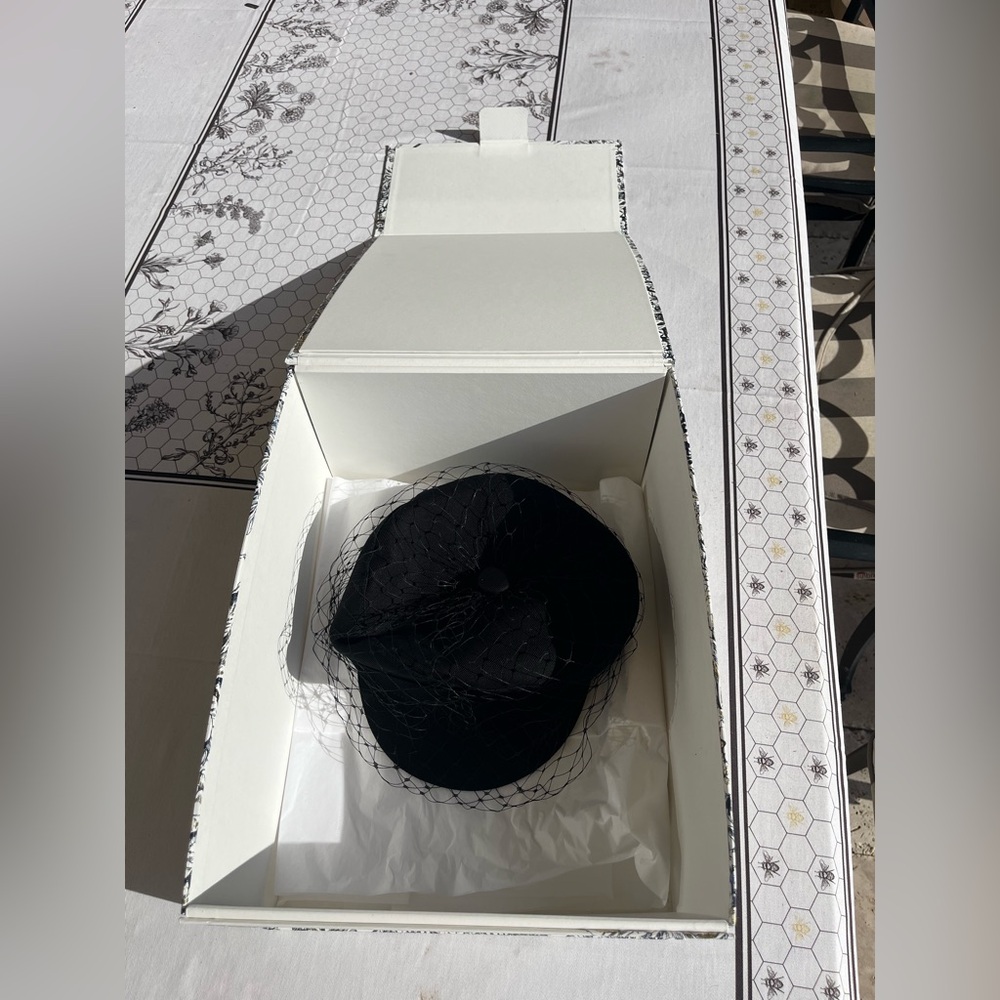 Dior cotton beret cap with Veil size 56
